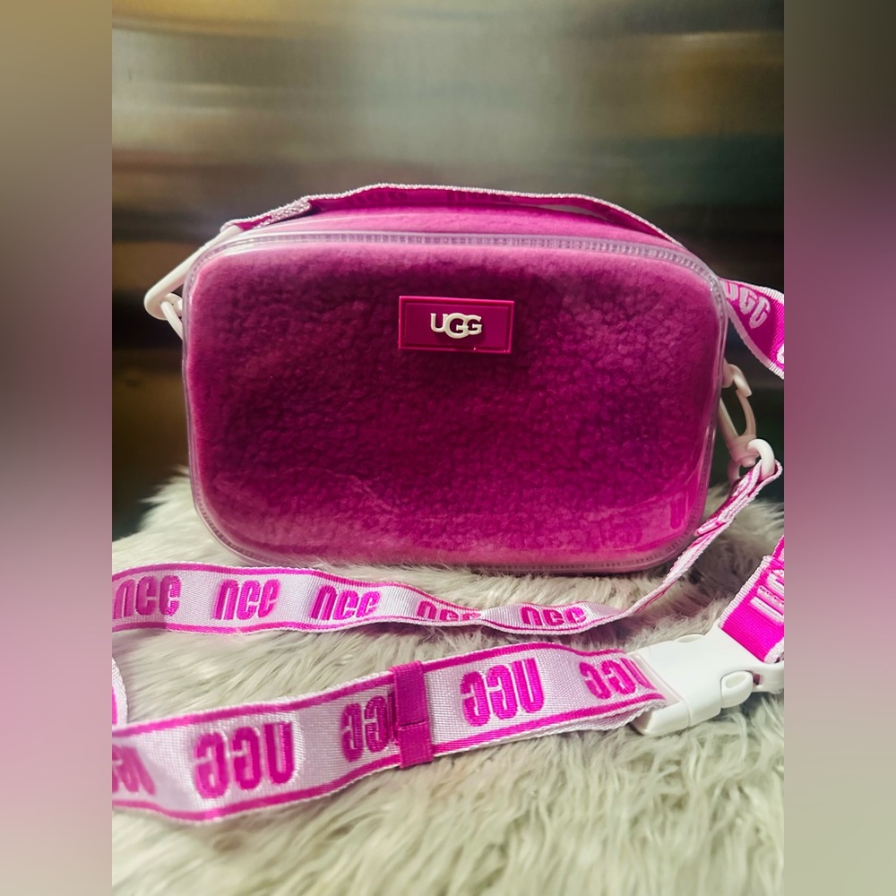 UGG✨🩷🤍Fuchsia Crossbody Bag